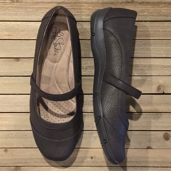 lifestride mary jane flats
